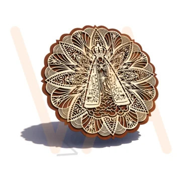 Mandala com imagem vazada de Nossa Senhora Aparecida, cercada por pétalas ornamentadas e borda recortada - Imagem 2