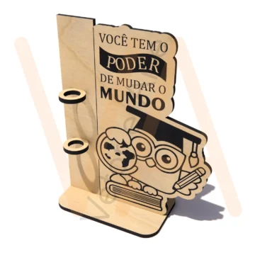 Porta-canetas com coruja formada, capelo e frase Você tem o poder de mudar o mundo
