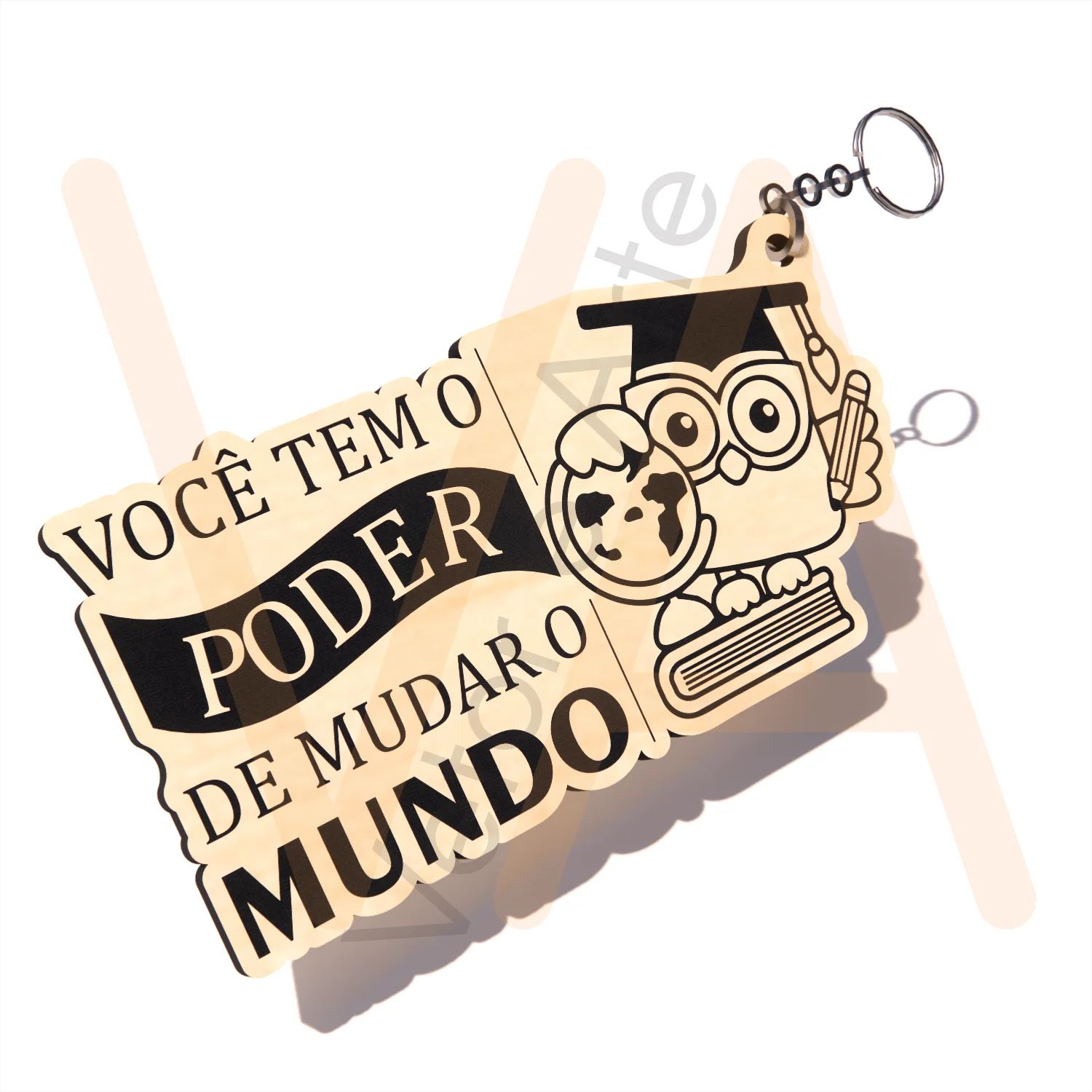 Chaveiro com coruja formada, capelo e frase Você tem o poder de mudar o mundo - Imagem 3